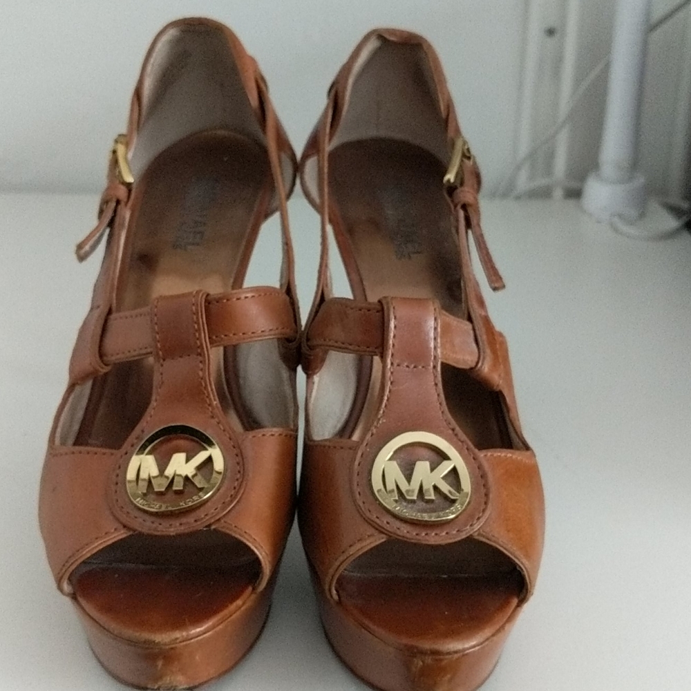 Michael Michael Kors cognac leather open toe heels